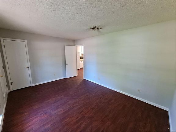 5th image of 616 Fieldbrook Ct #1