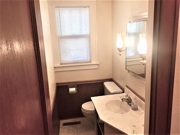 4th image of 1122 Mulberry Ave