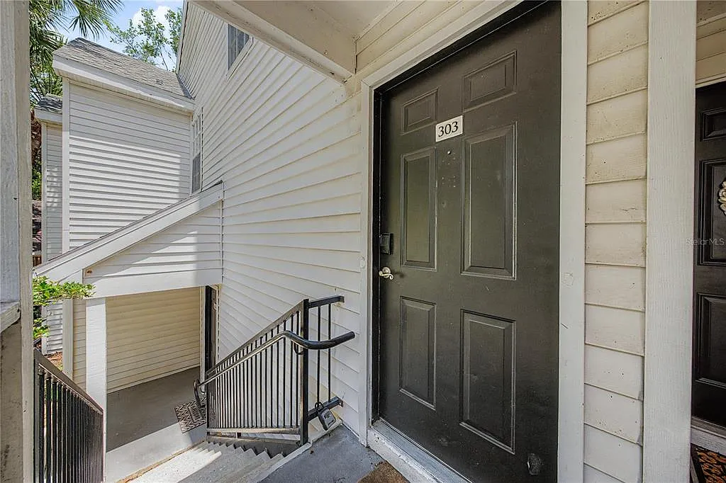 3 bed, 2.0 bath, 1579 sqft, $2,350 — Photo 2