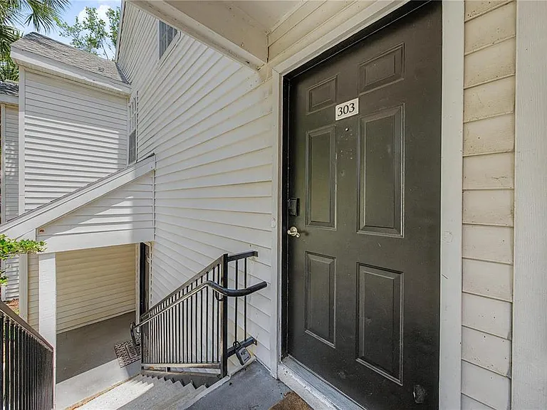 3266 Haviland Ct #303 — Photo 2