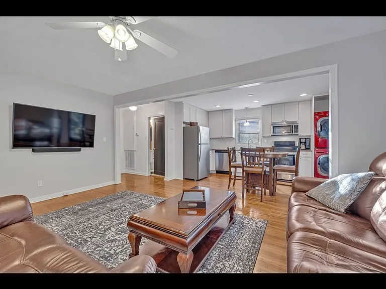 1117 Morningside Dr — Photo 4