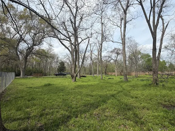 9608 Willow St, Houston, TX 77088