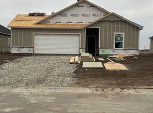 1562 N Emerald Valley Dr, Mulvane, KS 67110