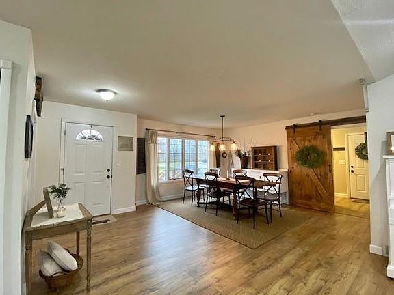 4th image of 262 N Heather Dr
