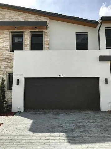 8102 NW 105th Ct — Photo 5
