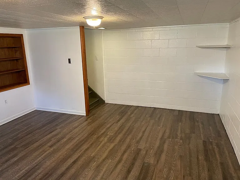 4993 Robinhood Dr — Photo 14