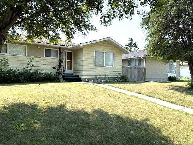 1st image of 1436 N Robson Cres SE