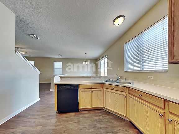 4th image of 12114 Fern Haven Ave