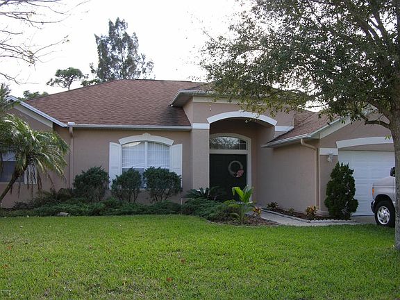 2nd image of 4728 Alamanda Dr