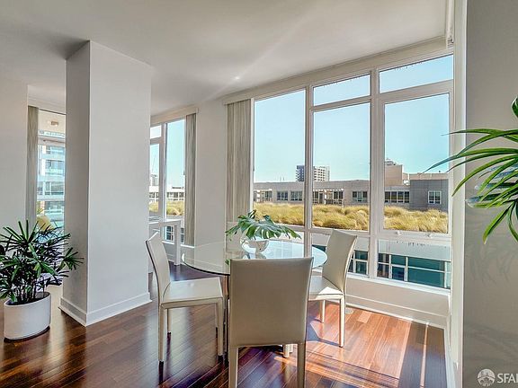 5th image of 300 Berry St Unit 822