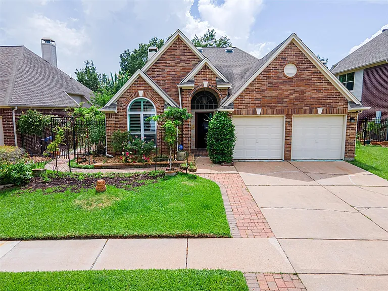 1247 Misty Lake Ct — Photo 3