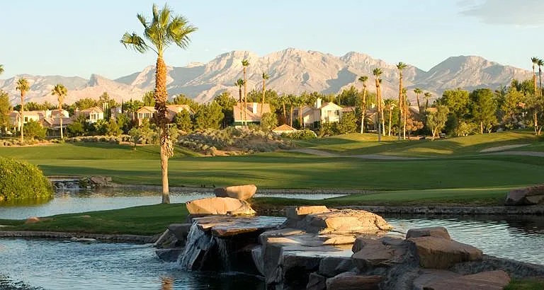 Canyon Lake Golf club. Small golf course within Canyon Lake