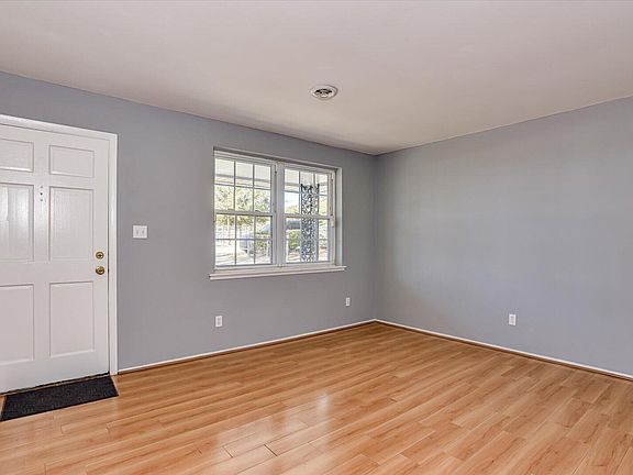5th image of 651 Crestlyn Drive