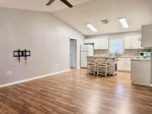 5th image of 3307 SW 17TH Street