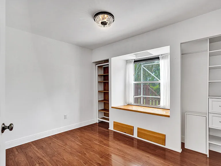 6817 Barnwell Dr — Photo 11