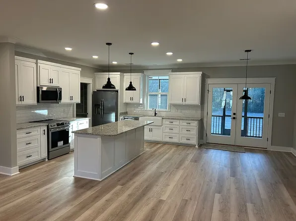 310 Old Broad St, Leesville, SC 29070