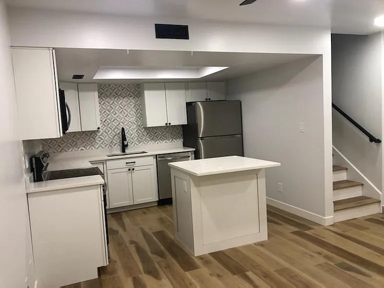 136 E 400 N #206 — Photo 2