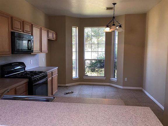 5th image of 3502 Evergreen Square Trl