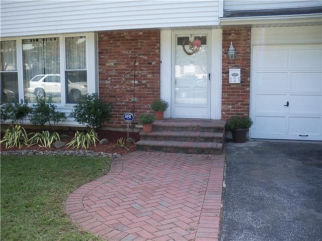 1st image of 121 Hilldale Ct