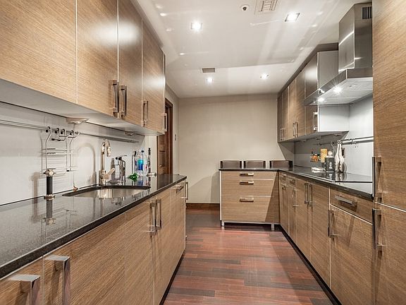3rd image of 300 Boylston St #5O5