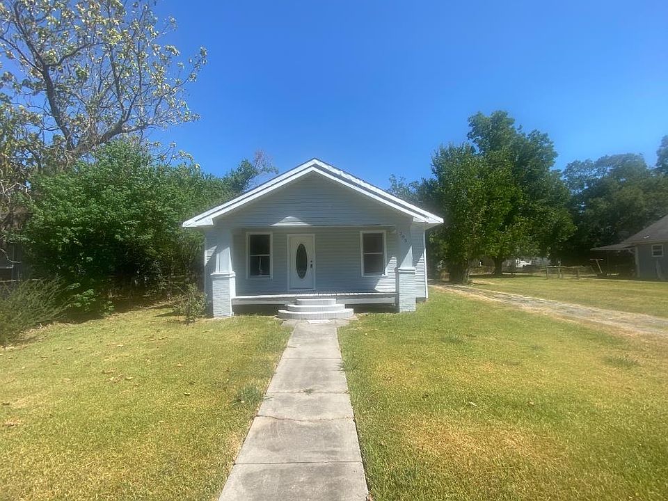 1st image of 2039 12th St