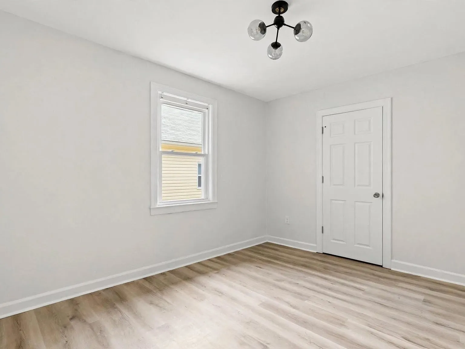 4 bed, 1469 sqft, $1,900 — Photo 4