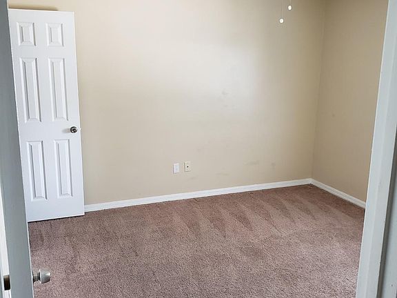 5th image of 2330 Fox Hollow Dr