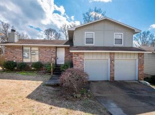 109 Robinglen Dr, Sherwood, AR 72120