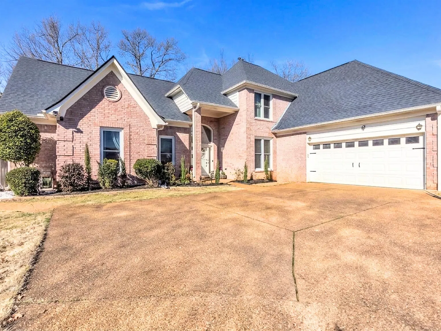 4 bed, 4.0 bath, 4063 sqft, $3,500 — Photo 1