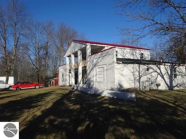 2nd image of 3555 W Huron Rd