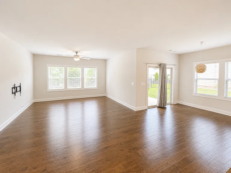 3665 Bridges Ct — Photo 7