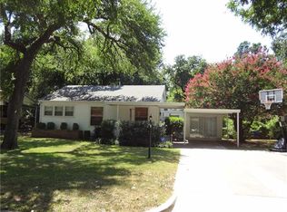 929 Red Oak Ln, River Oaks, TX 76114