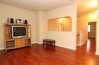 3rd image of 811 Maurice Dr