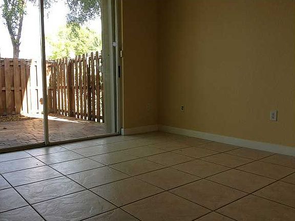 5th image of 11215 NW 57th Ln