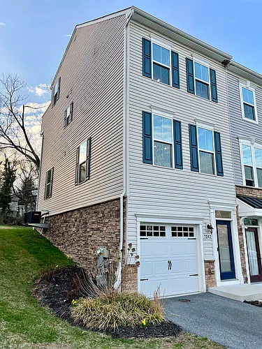 7042 Cedar Ave Photo 1