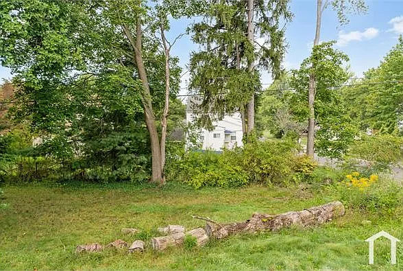 1114 Roslyn Ave — Photo 28