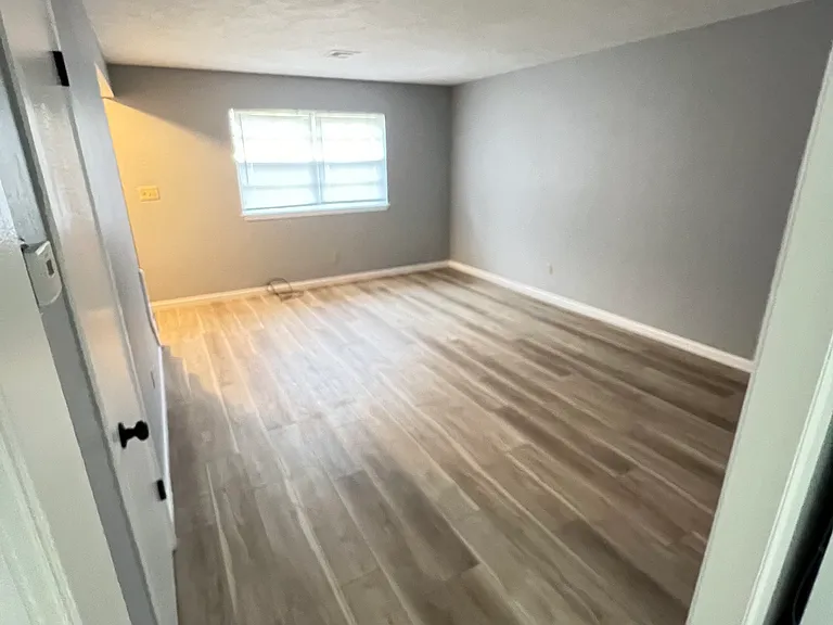 2706 N Ann Arbor Ave — Photo 7