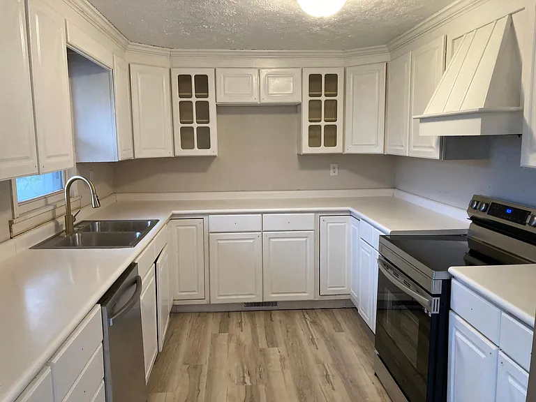 3510 N Reserve St — Photo 9