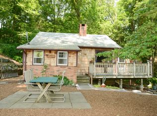 97 Hanover Rd, Newtown, CT 06470