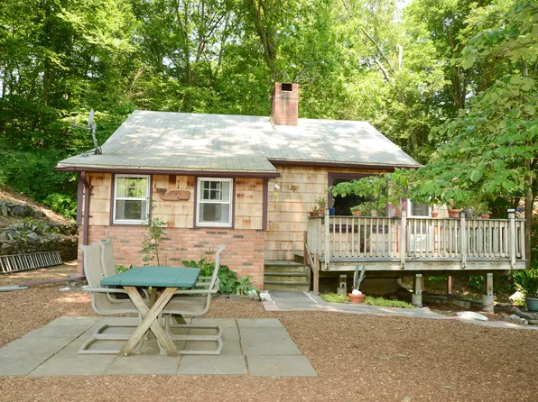 97 Hanover Road, Newtown, CT 06470