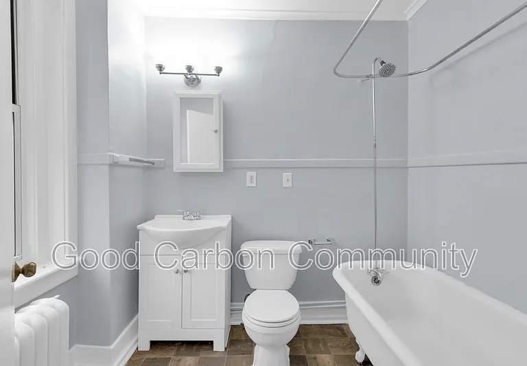 131 Allen St #7 — Photo 8