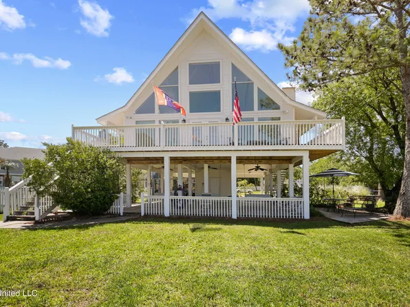 138 Dogwood Ln, Pass Christian, MS 39571