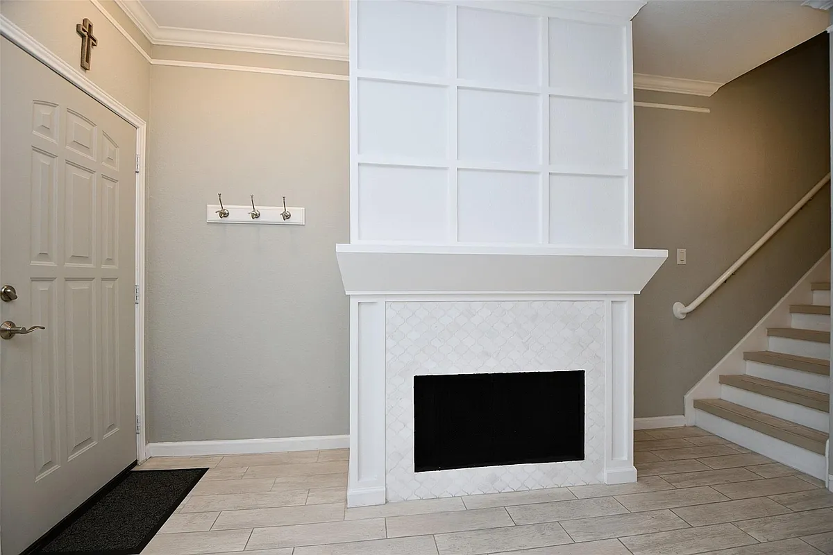 Building Photo - 382 Wilcrest Dr