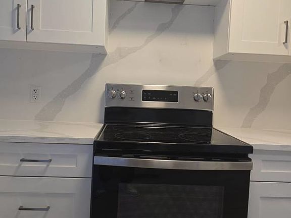 3rd image of 8668 Machell St