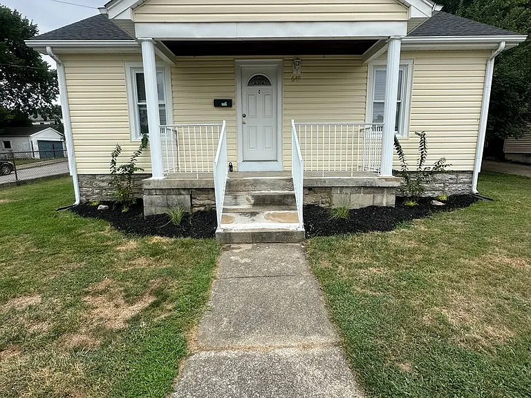 649 Golfview Dr — Photo 1