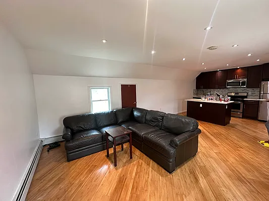 Rented by R New York | media 11