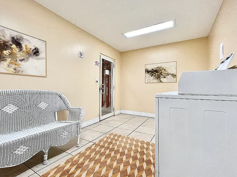 1765 Townsend Ave #3L — Photo 8