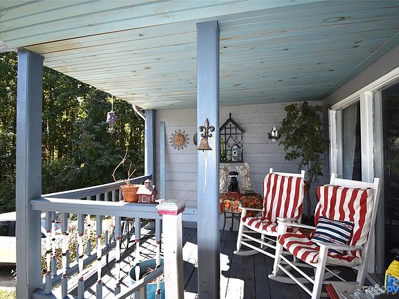 3rd image of 4848 Holly Springs Dr