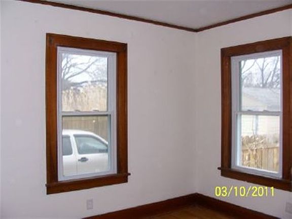 4th image of 3007 N Delaware St