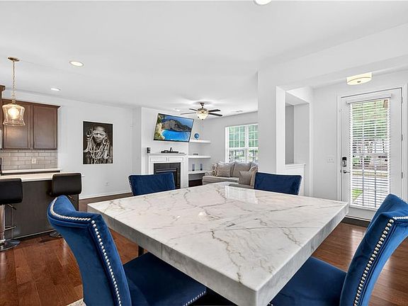 3rd image of 200 Westwood Trl